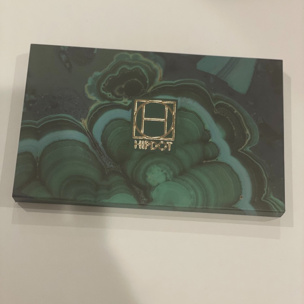 Selling Hipdot Palette.